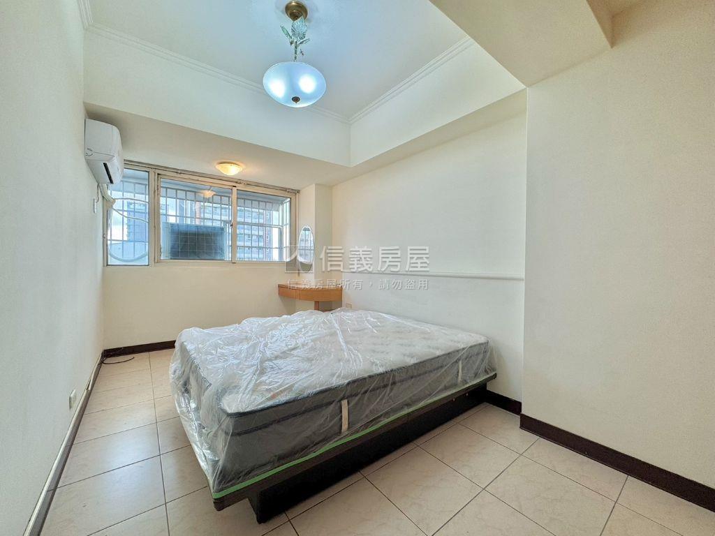 香榭麗舍美三房房屋室內格局與周邊環境