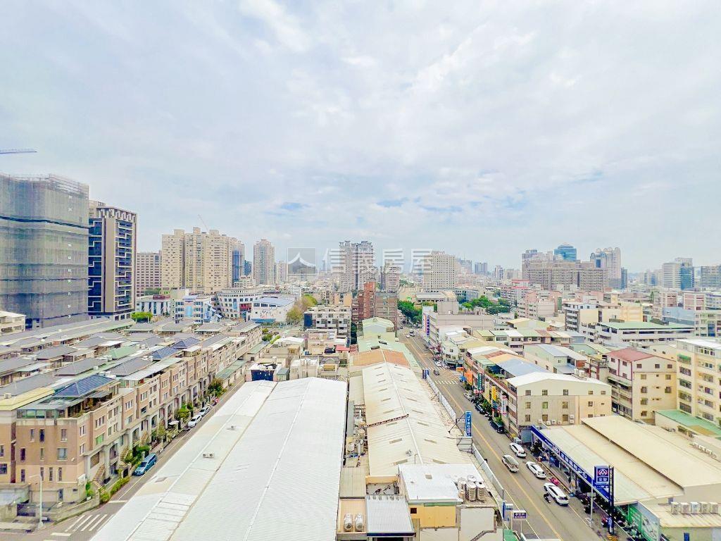 香榭麗舍美三房房屋室內格局與周邊環境