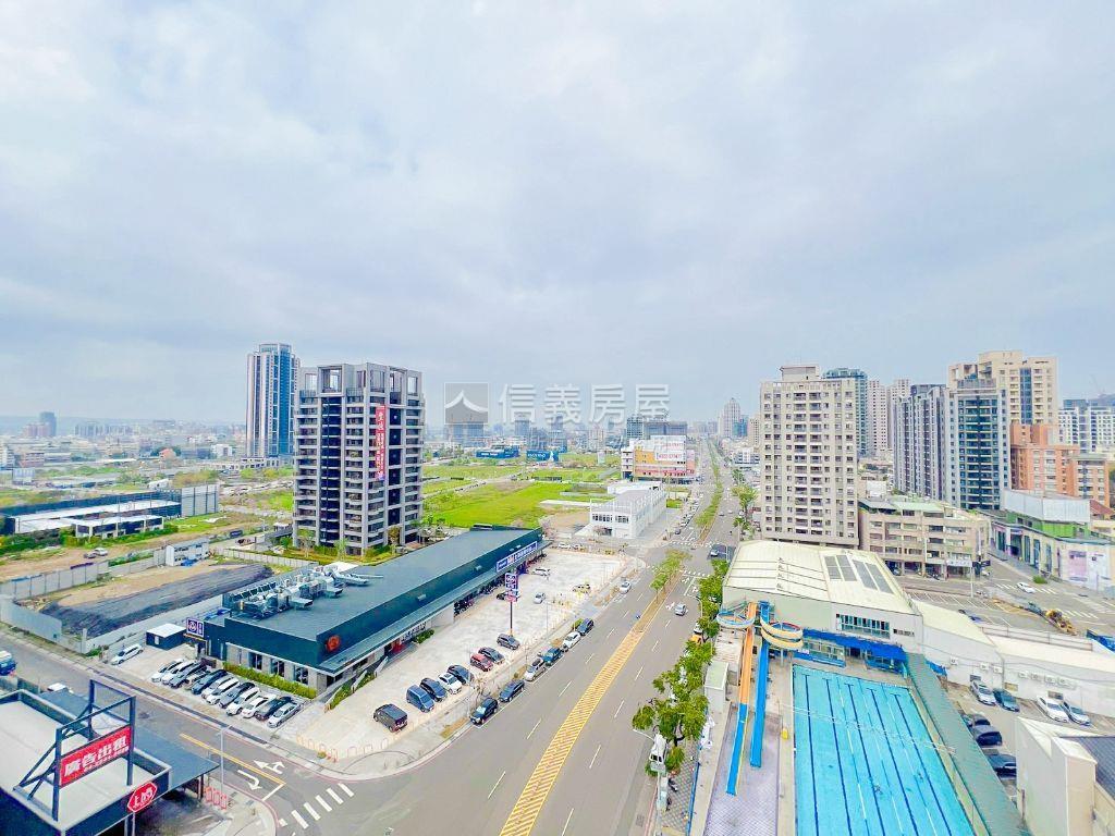 香榭麗舍美三房房屋室內格局與周邊環境