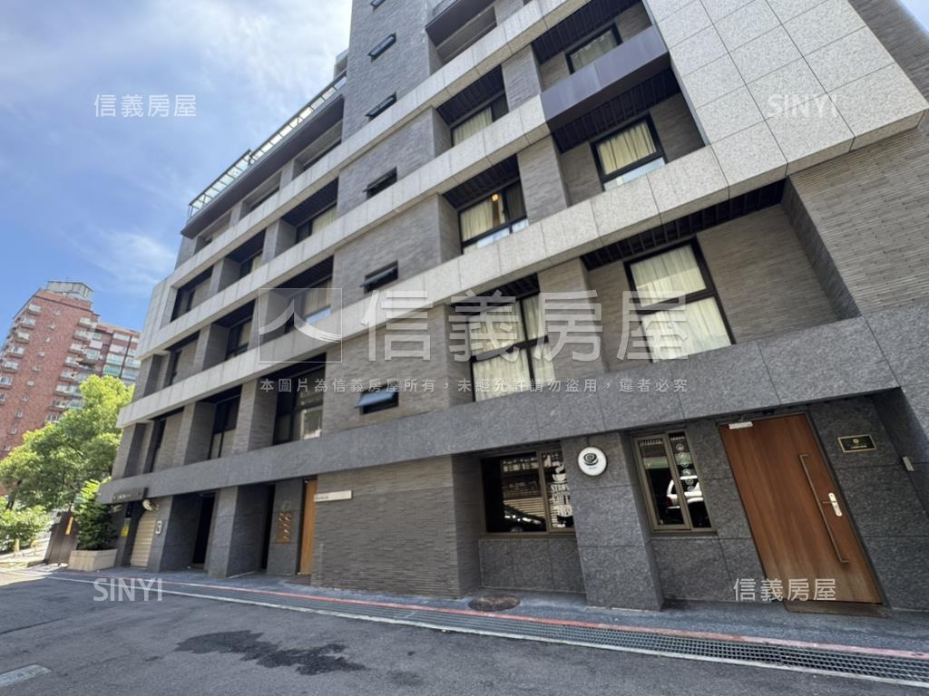 江南街邊間金店面房屋室內格局與周邊環境