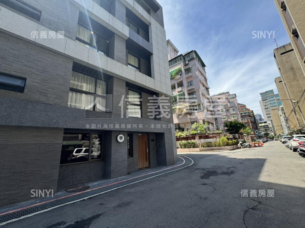 江南街邊間金店面房屋室內格局與周邊環境