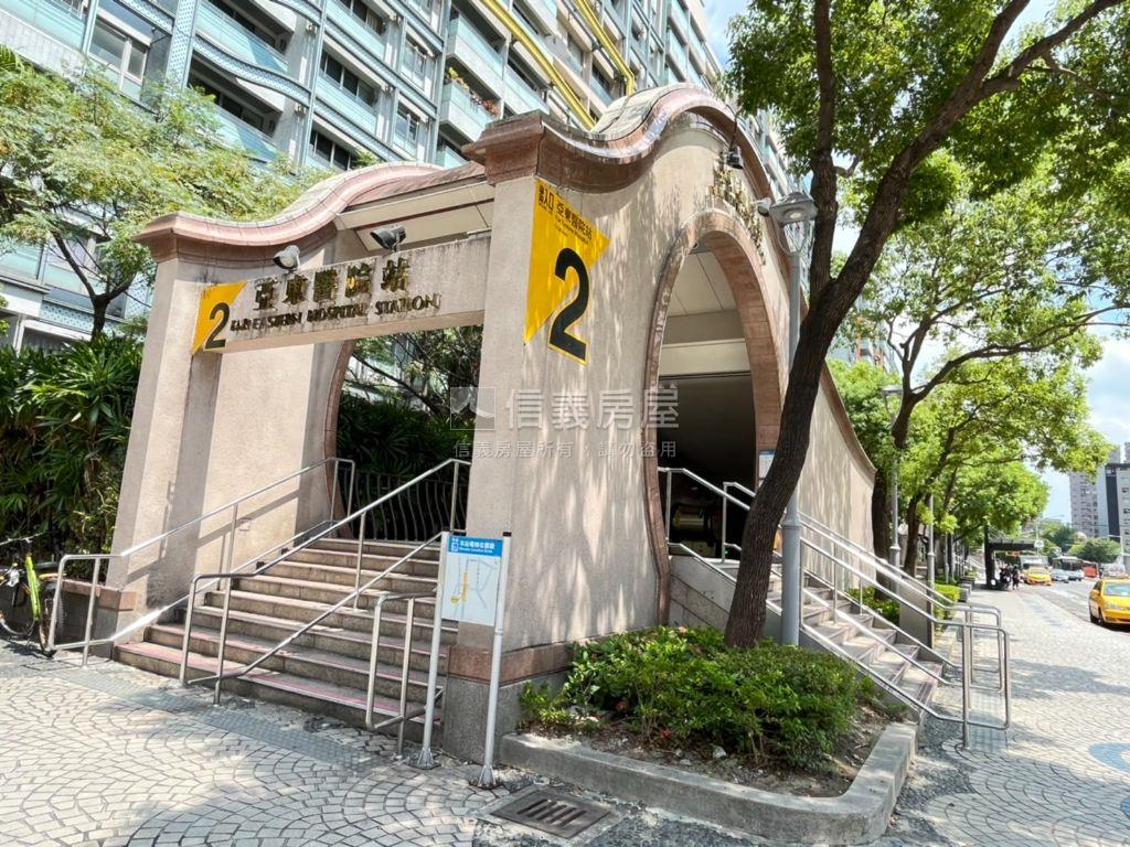 亞東商圈４房車位房屋室內格局與周邊環境