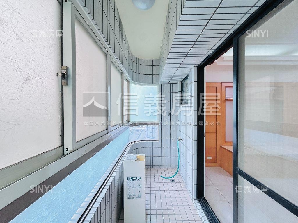 國泰商圈維也納三房車位房屋室內格局與周邊環境