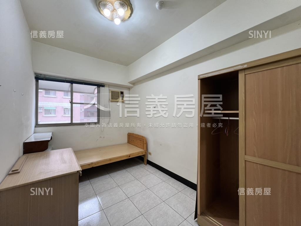 大鵬新城採光３＋１房房屋室內格局與周邊環境