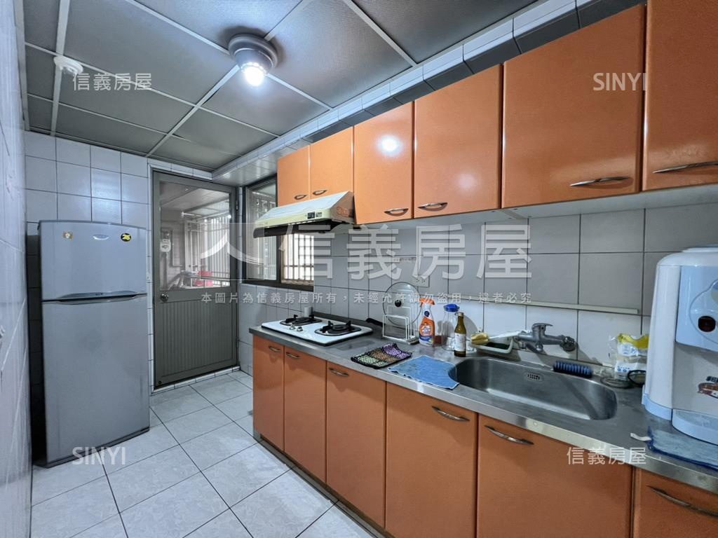 大鵬新城採光３＋１房房屋室內格局與周邊環境