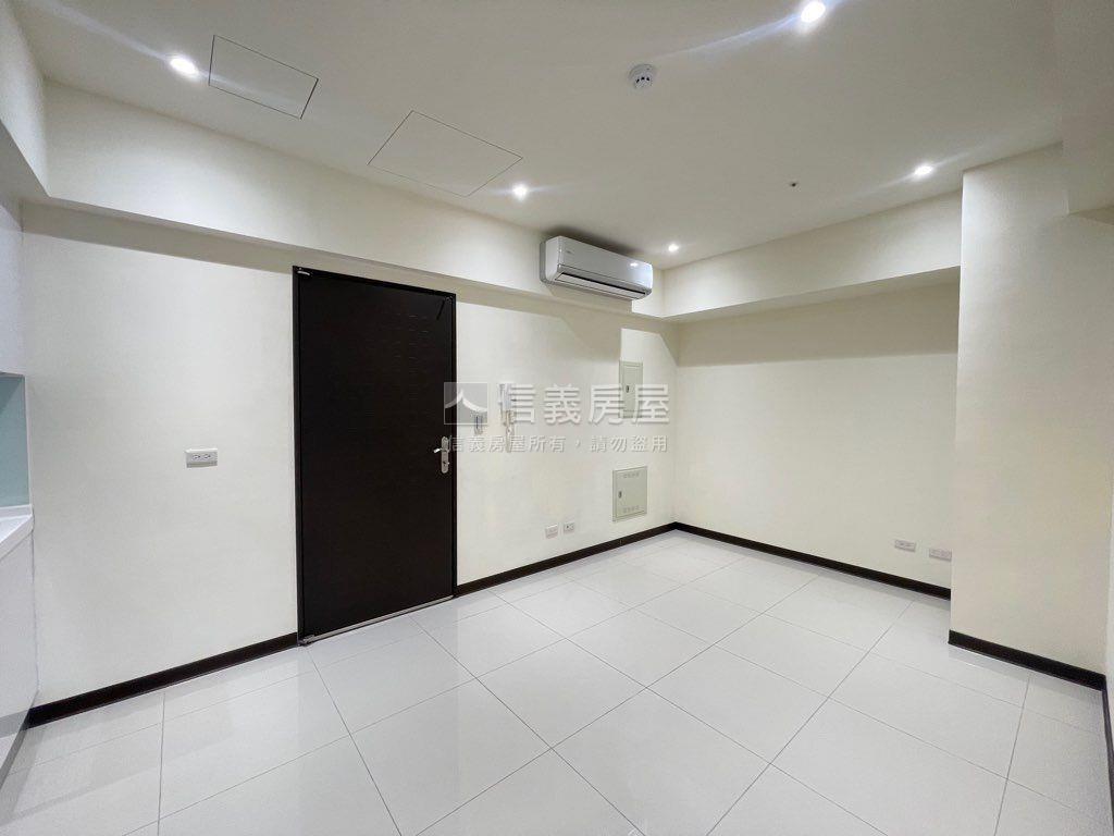 巨蛋香榭。高樓景觀兩房房屋室內格局與周邊環境