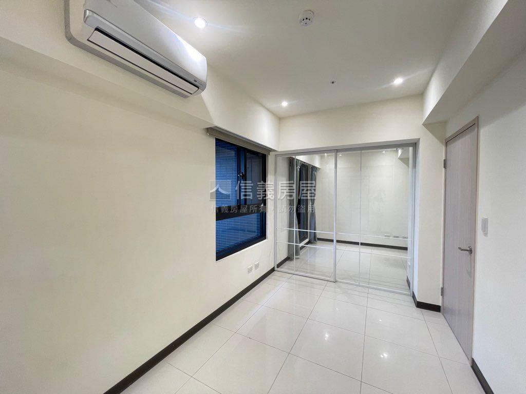 巨蛋香榭。高樓景觀兩房房屋室內格局與周邊環境