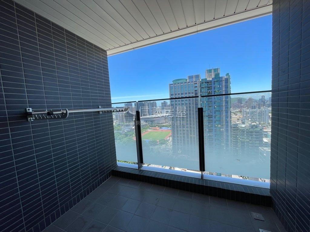 巨蛋香榭。高樓景觀兩房房屋室內格局與周邊環境