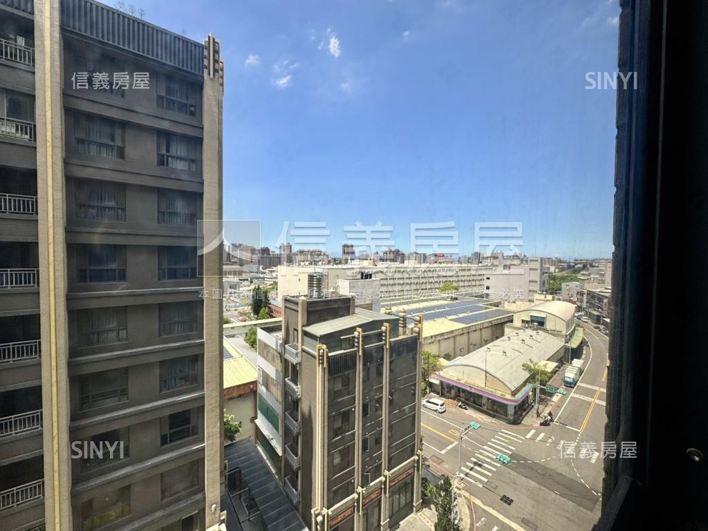 幸福公園２低屋齡兩房車位房屋室內格局與周邊環境