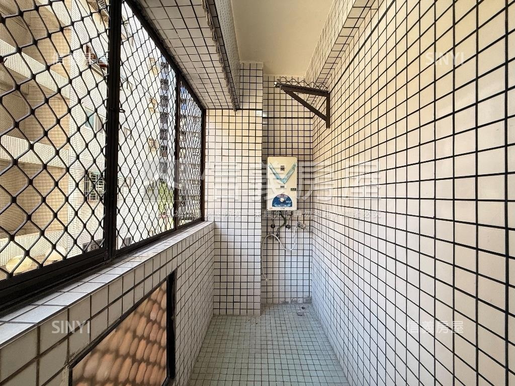 樹孝小資美麗三房房屋室內格局與周邊環境