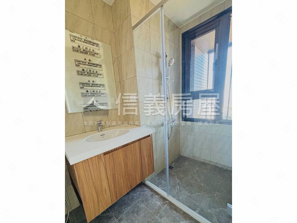 一綻高樓河景大兩房房屋室內格局與周邊環境