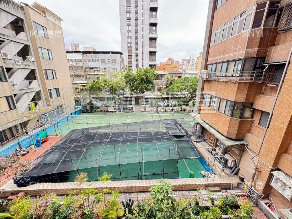 忠誠路第一排欒樹美四房房屋室內格局與周邊環境