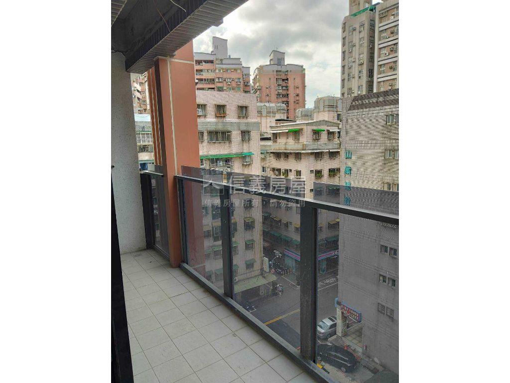 晴光萬里無雲房屋室內格局與周邊環境