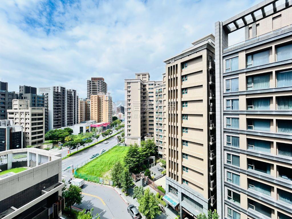 微笑寓所。大兩房兩衛浴房屋室內格局與周邊環境