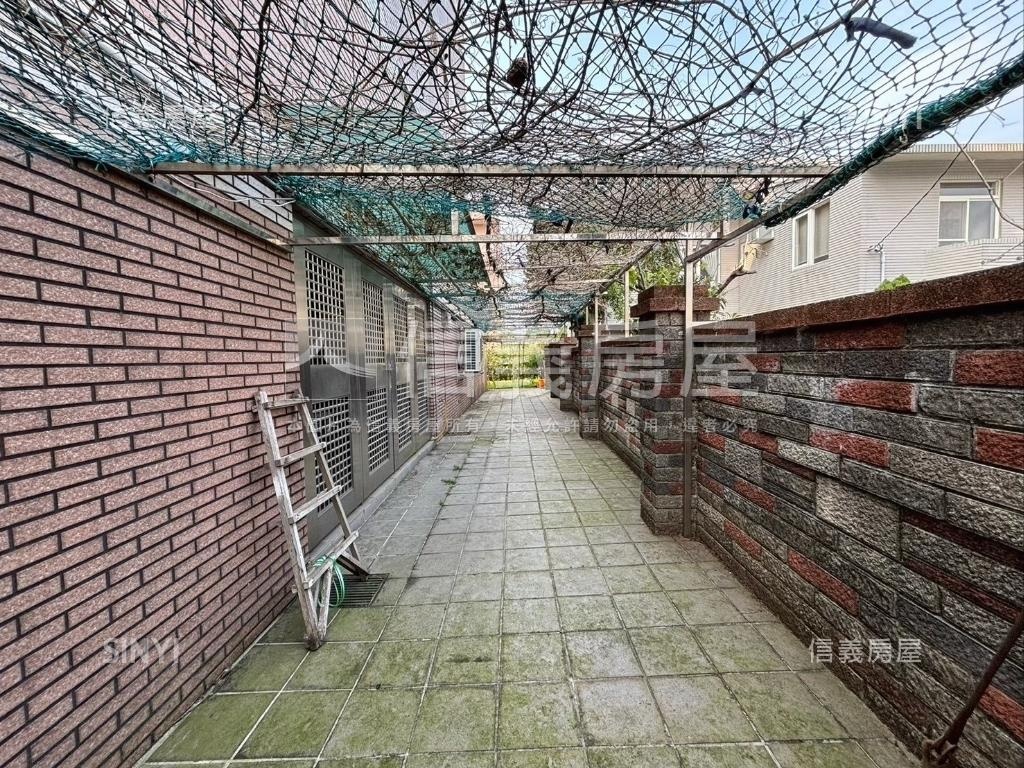 小坪頂百坪農舍房屋室內格局與周邊環境