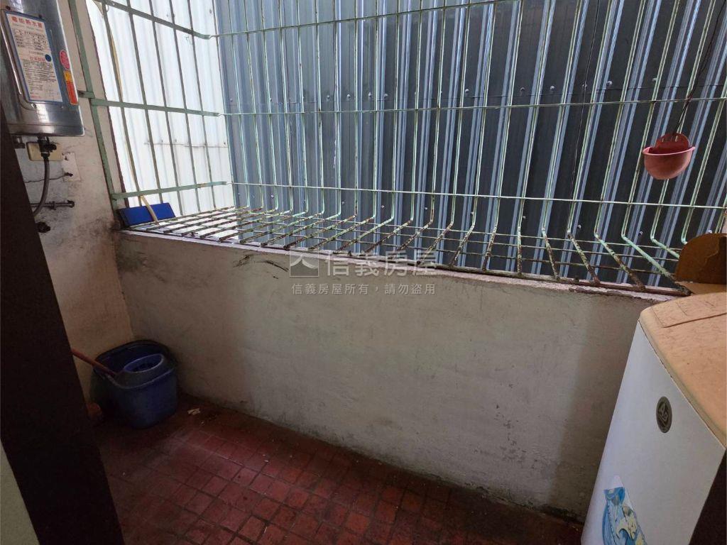 三多商圈機能三樓美寓房屋室內格局與周邊環境