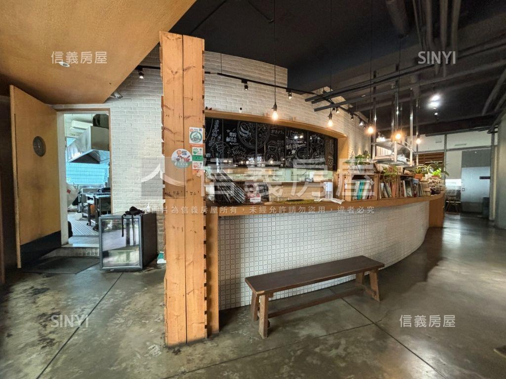 東興國小面寬約１８米店面房屋室內格局與周邊環境