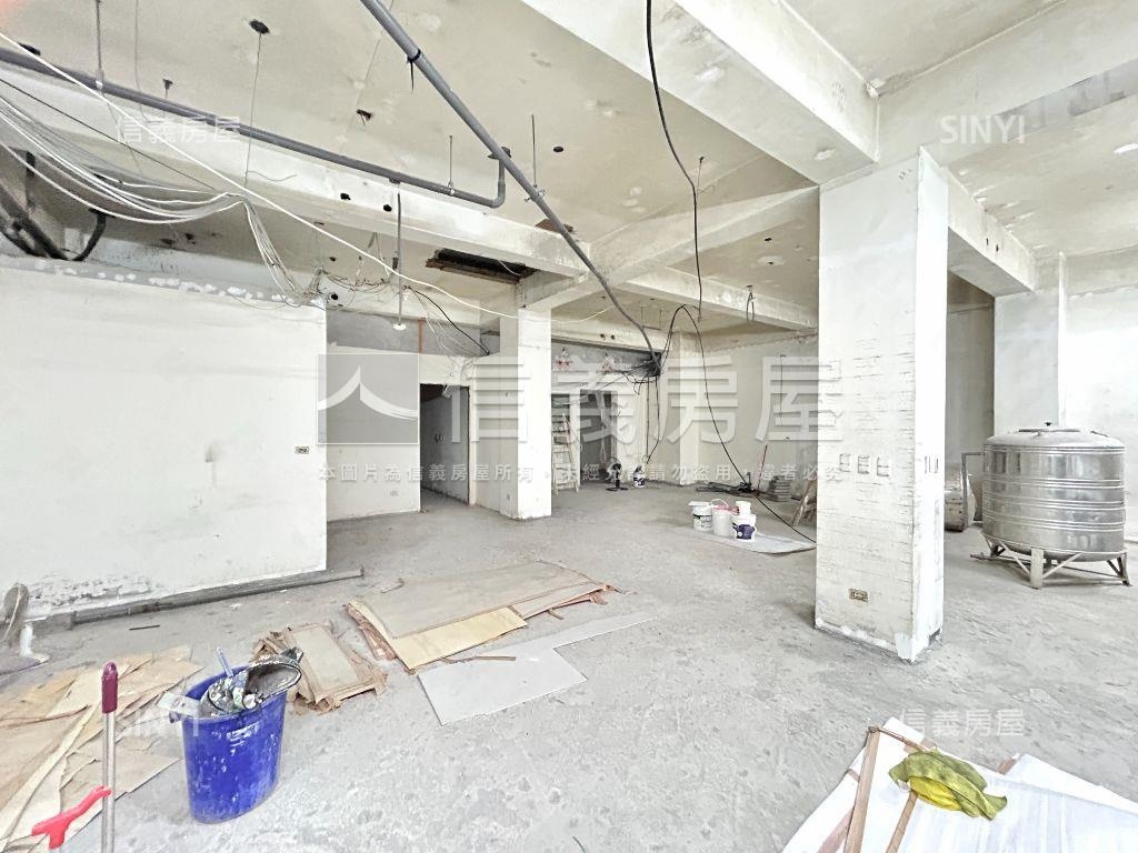 近東興國小面寬約１８米店房屋室內格局與周邊環境