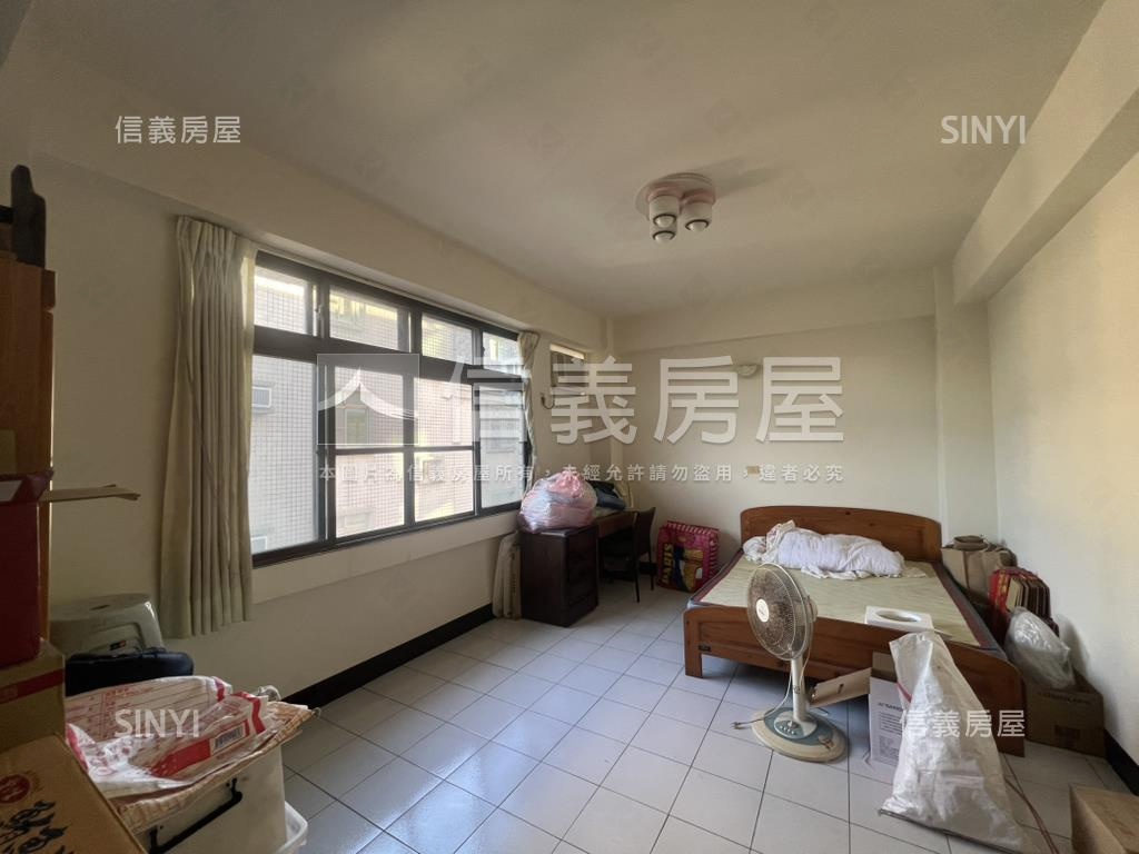 近市醫大空間三房一層兩戶房屋室內格局與周邊環境