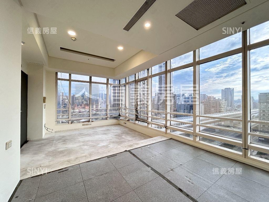 天空之城玻璃美景房屋室內格局與周邊環境