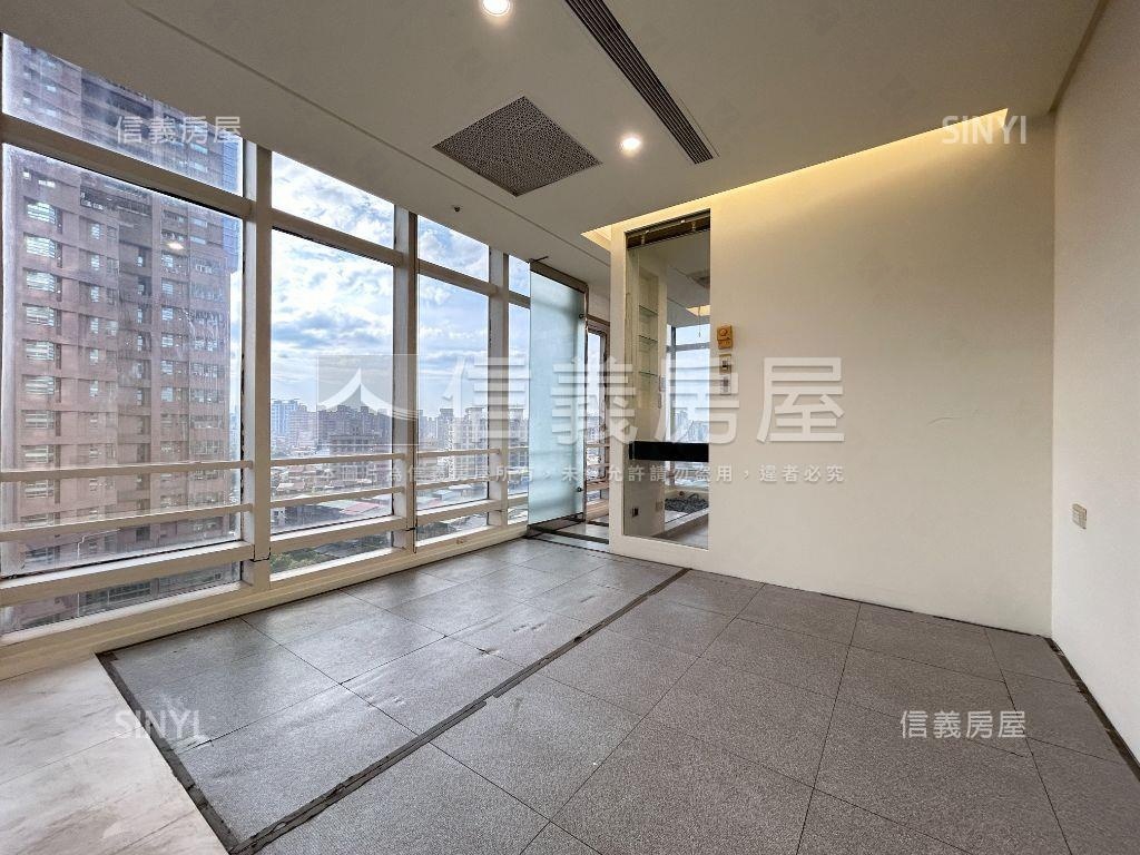 天空之城玻璃美景房屋室內格局與周邊環境