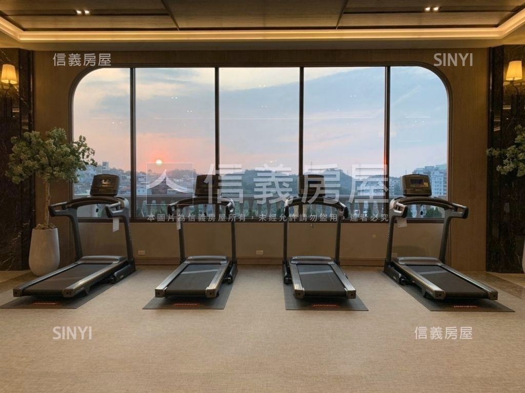 美麗山林透天第一排房屋室內格局與周邊環境