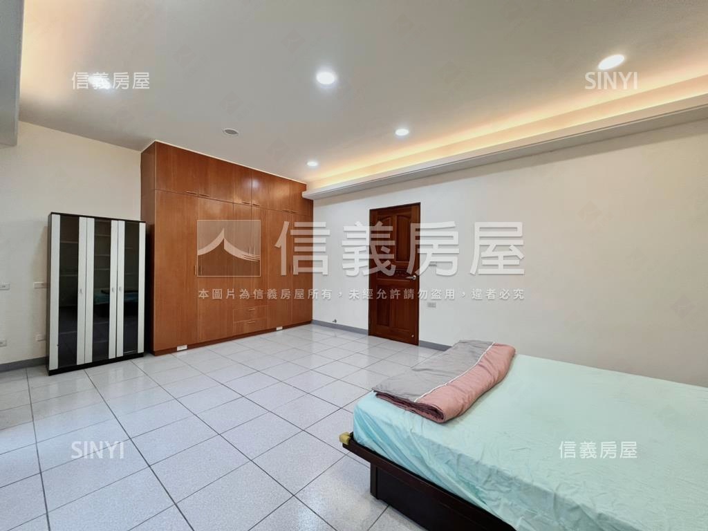 環球市旁社區透天房屋室內格局與周邊環境