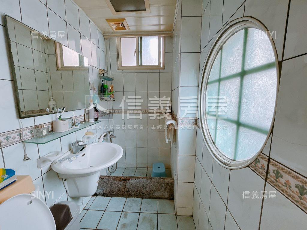 近中央公園～中清美墅房屋室內格局與周邊環境