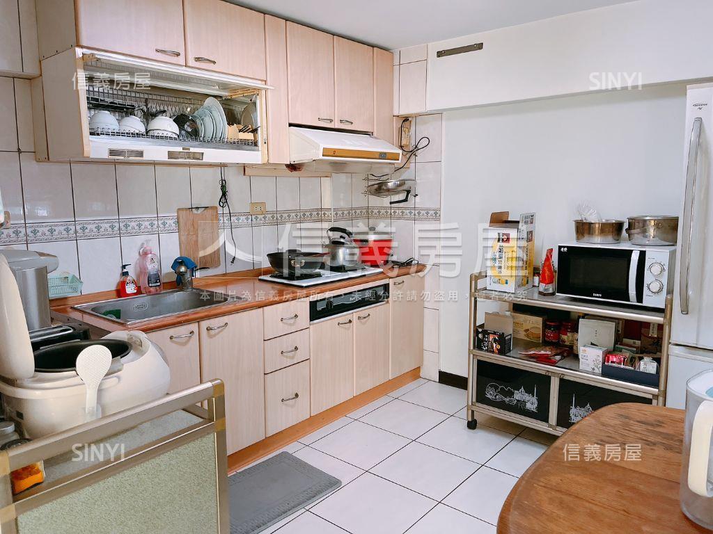 近中央公園～中清美墅房屋室內格局與周邊環境