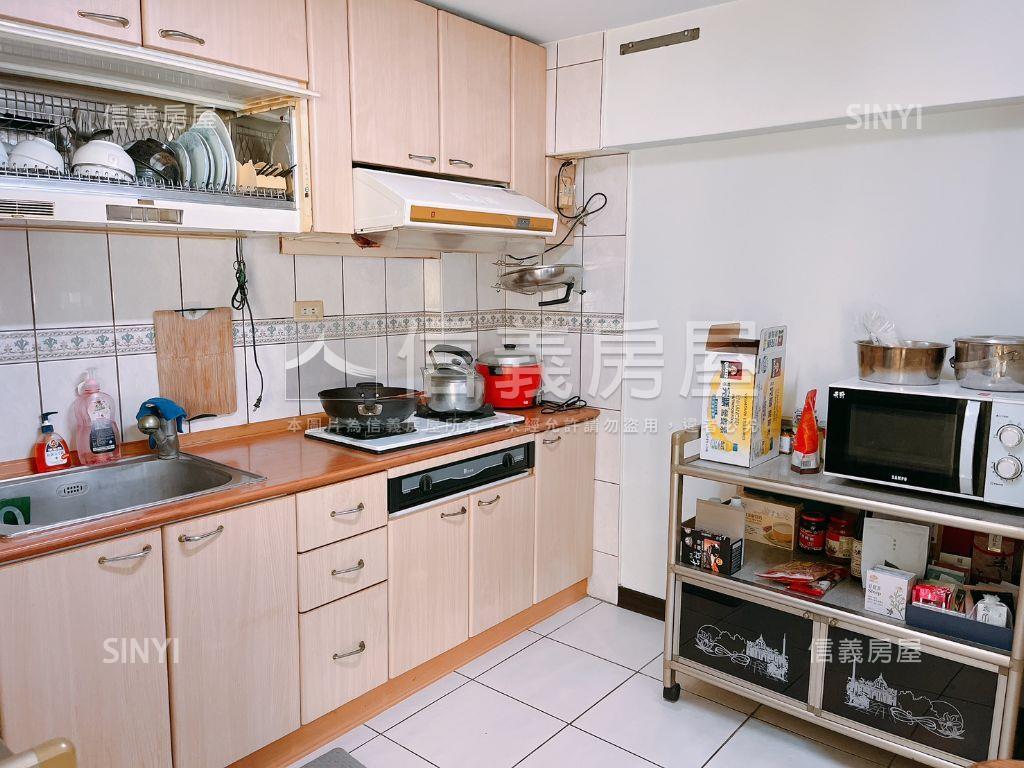 近中央公園～中清美墅房屋室內格局與周邊環境