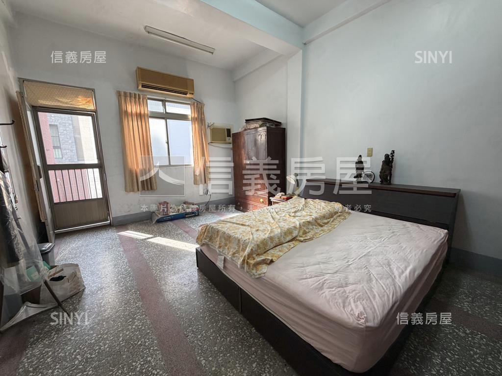 鳳山火車站旁騎樓透天房屋室內格局與周邊環境