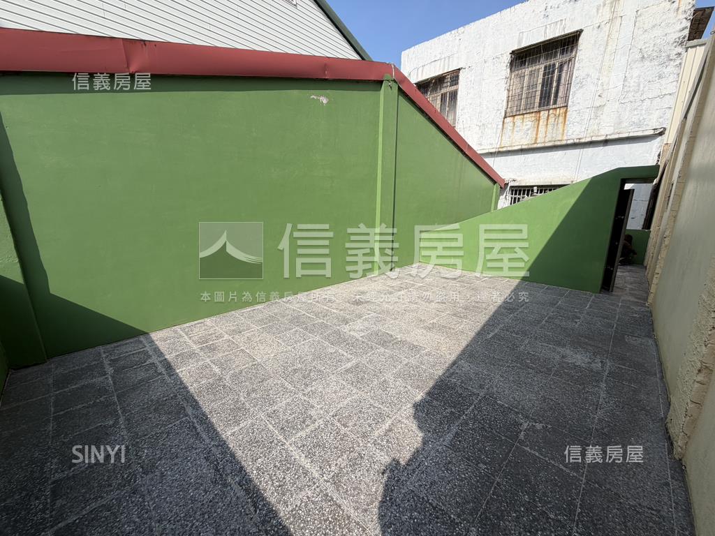 讚鳳山新站騎樓透天房屋室內格局與周邊環境