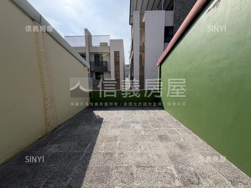 讚鳳山新站騎樓透天房屋室內格局與周邊環境