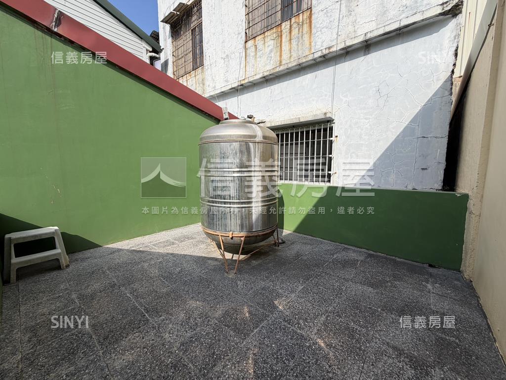 讚鳳山新站騎樓透天房屋室內格局與周邊環境