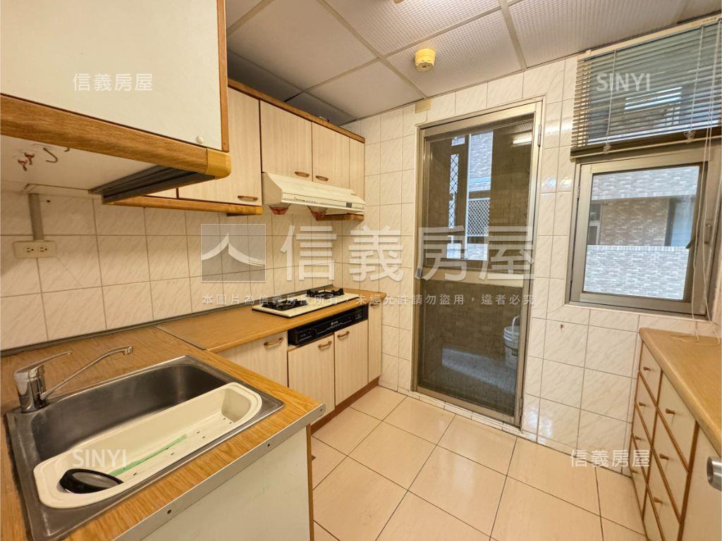 美術館商圈四房雙平車房屋室內格局與周邊環境