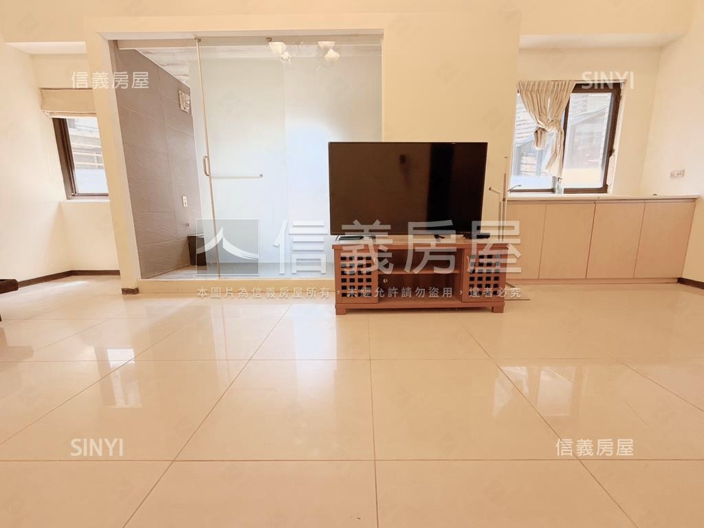 極上之湯捷運站前大套房房屋室內格局與周邊環境