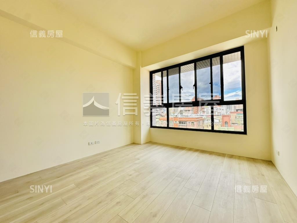 忠孝華廈邊間２房房屋室內格局與周邊環境