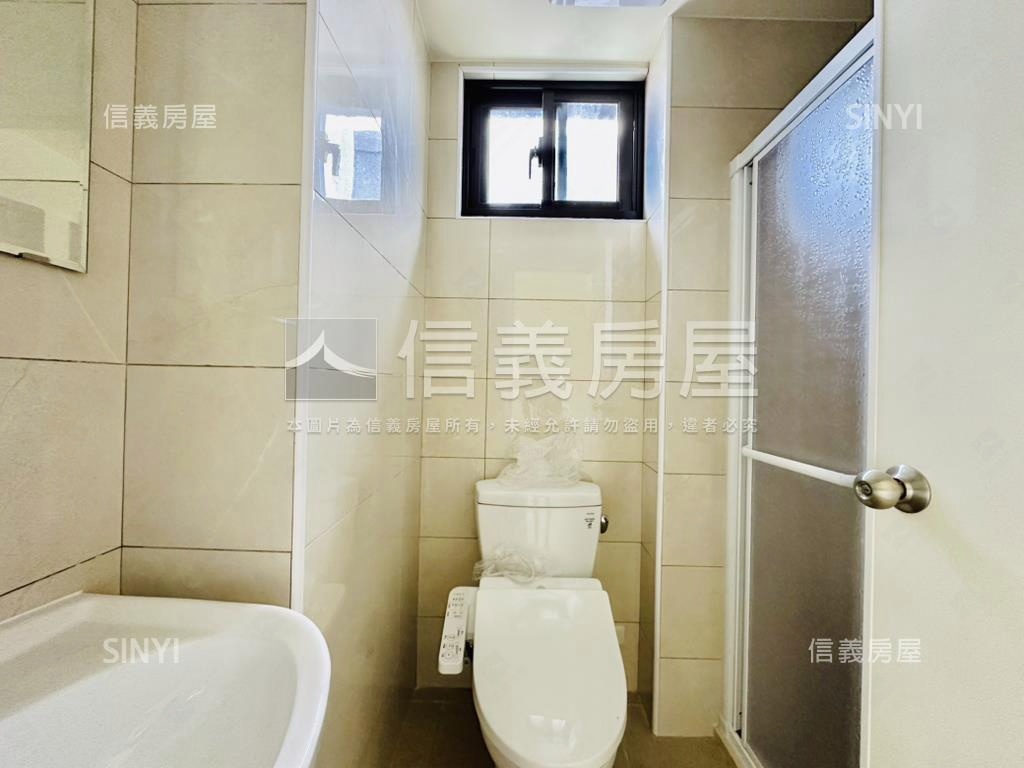 忠孝華廈邊間２房房屋室內格局與周邊環境