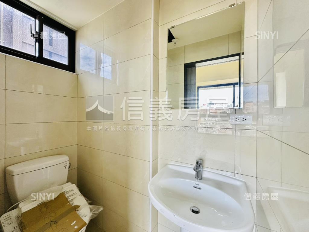 忠孝華廈邊間２房房屋室內格局與周邊環境