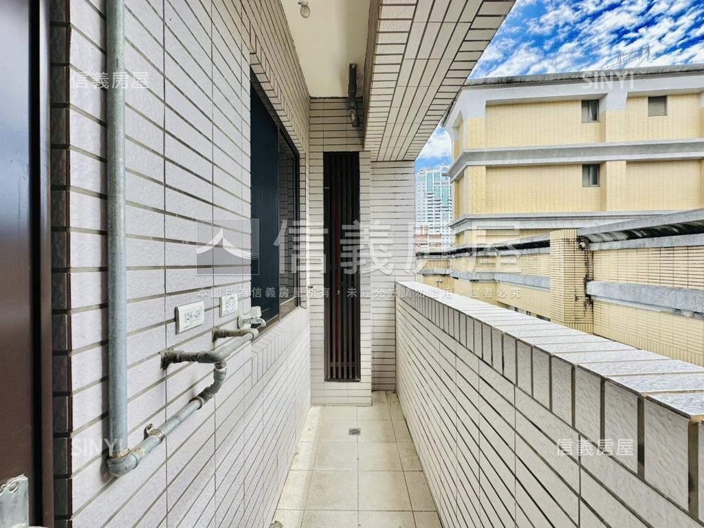 忠孝華廈邊間２房房屋室內格局與周邊環境