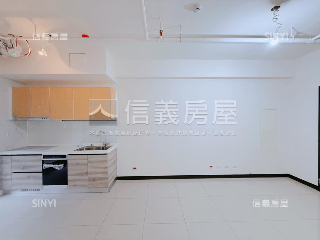 先看這間皇普高樓２房平車房屋室內格局與周邊環境