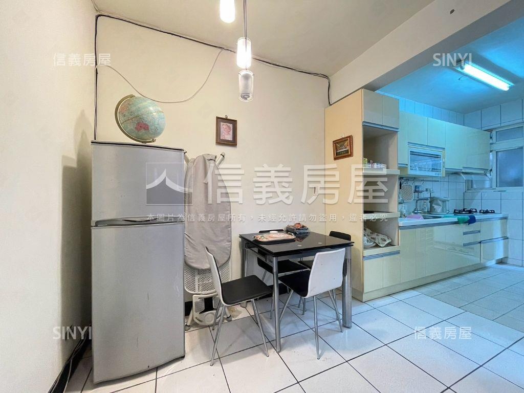 博愛邊間方正三房房屋室內格局與周邊環境