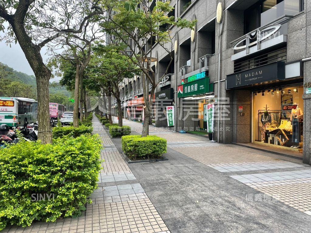 ★誠售☆近捷運邊間店面房屋室內格局與周邊環境