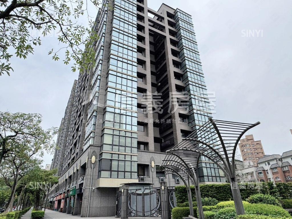 ★誠售☆近捷運邊間店面房屋室內格局與周邊環境