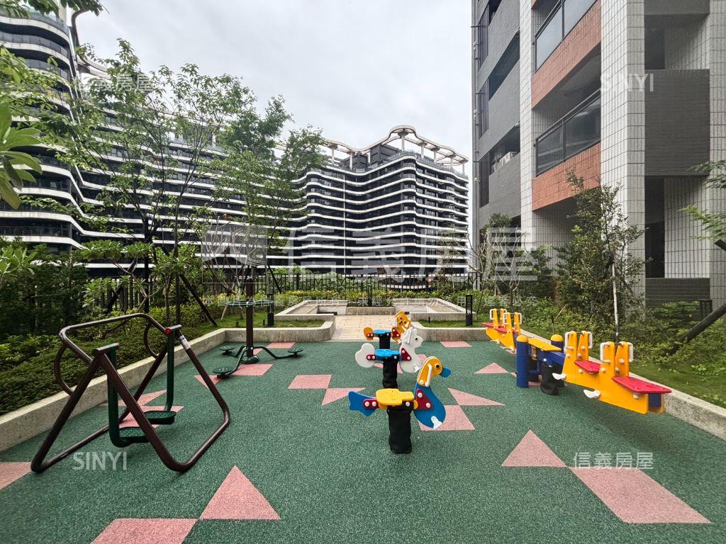 鴻灃青邊間三房稀有釋出房屋室內格局與周邊環境