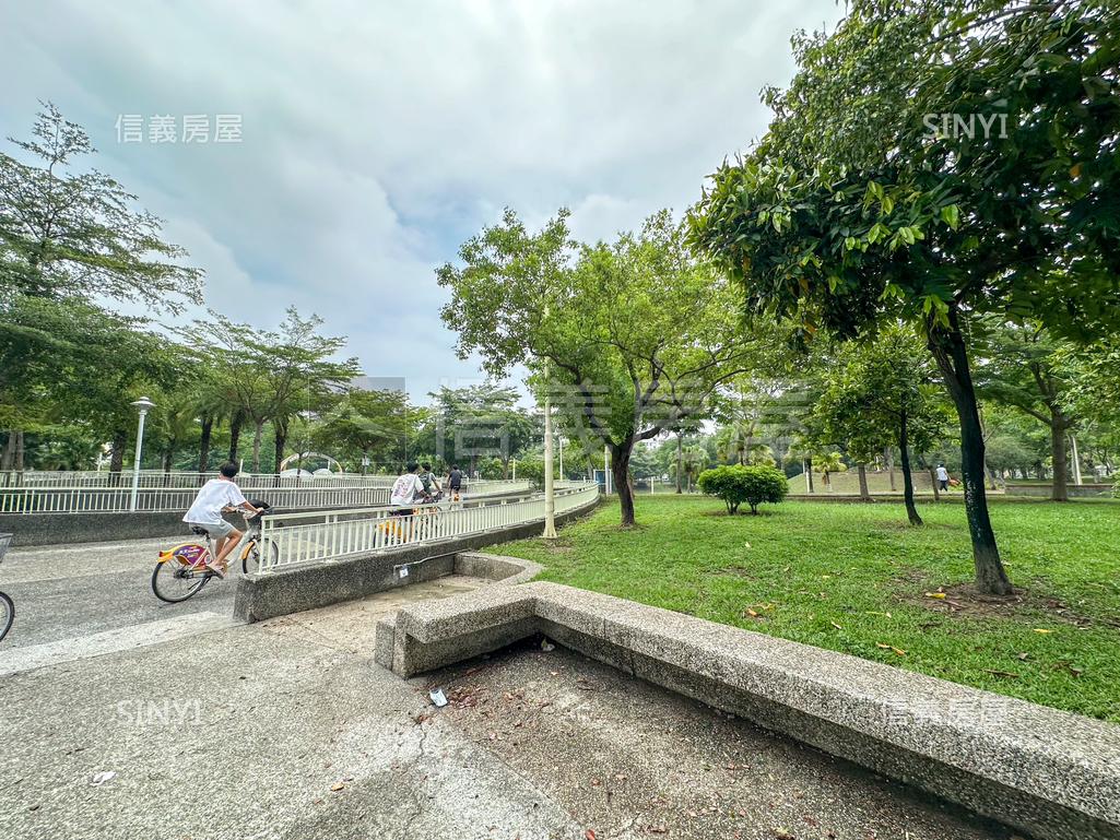 公園旁電梯面寬雙車好運墅房屋室內格局與周邊環境