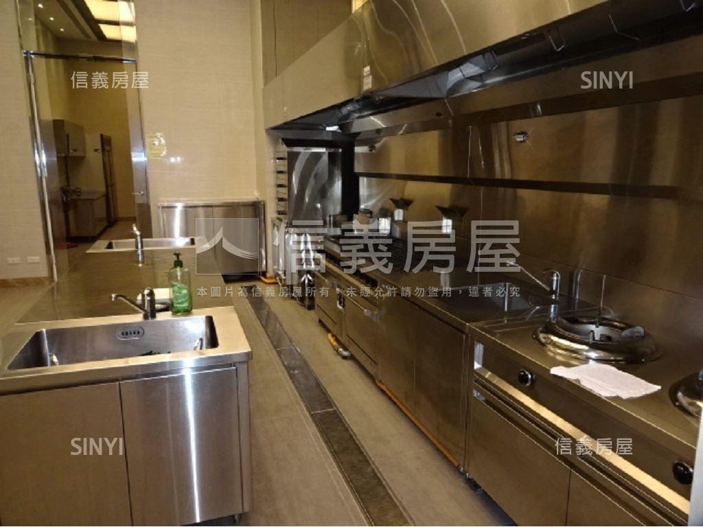 國王傳奇連號雙車豪邸房屋室內格局與周邊環境