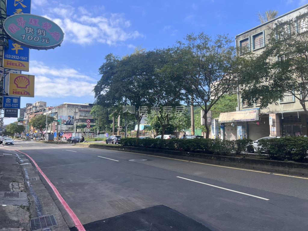興隆路面寬店面房屋室內格局與周邊環境