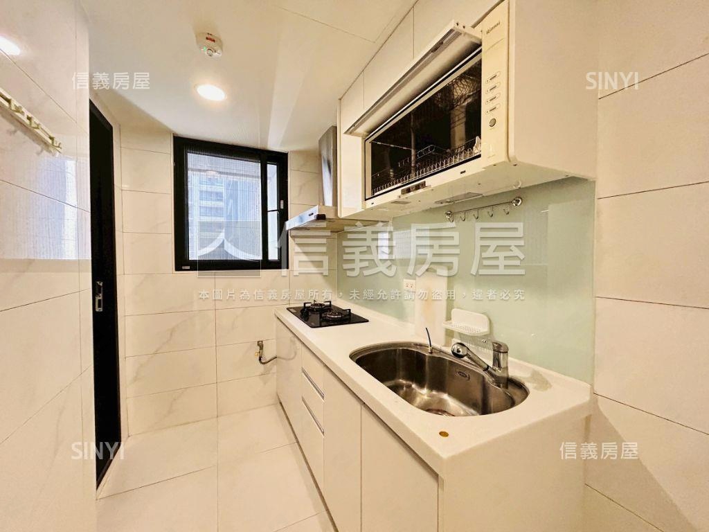 宏盛新世界Ｅ棟邊間三房房屋室內格局與周邊環境