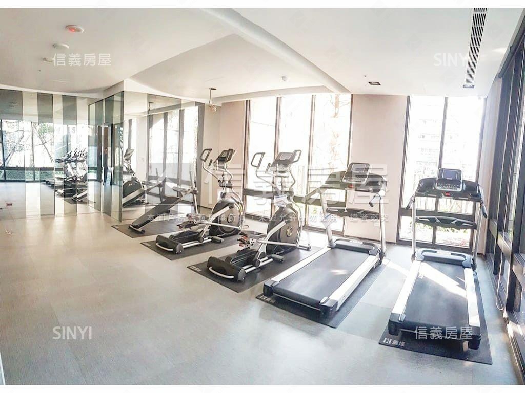 宏盛新世界Ｅ棟邊間三房房屋室內格局與周邊環境